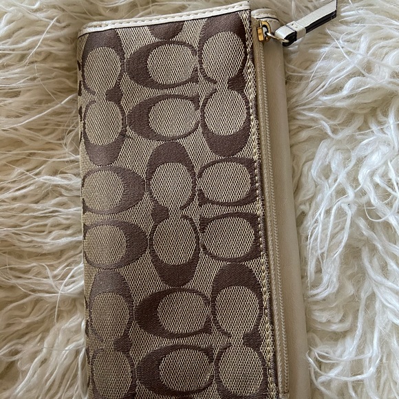 Coach Wallet - Picture 5 of 5